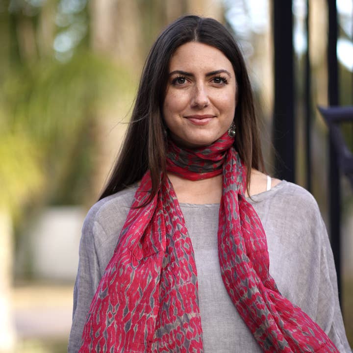 Dolma - Wholesale Scarf – Women's - Savannah Shibori Silk Scarf Crimson Grey0