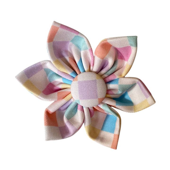 Pastel geruite hondenhalsband met bloemenaccessoire voor wholesale door Duke & Fox