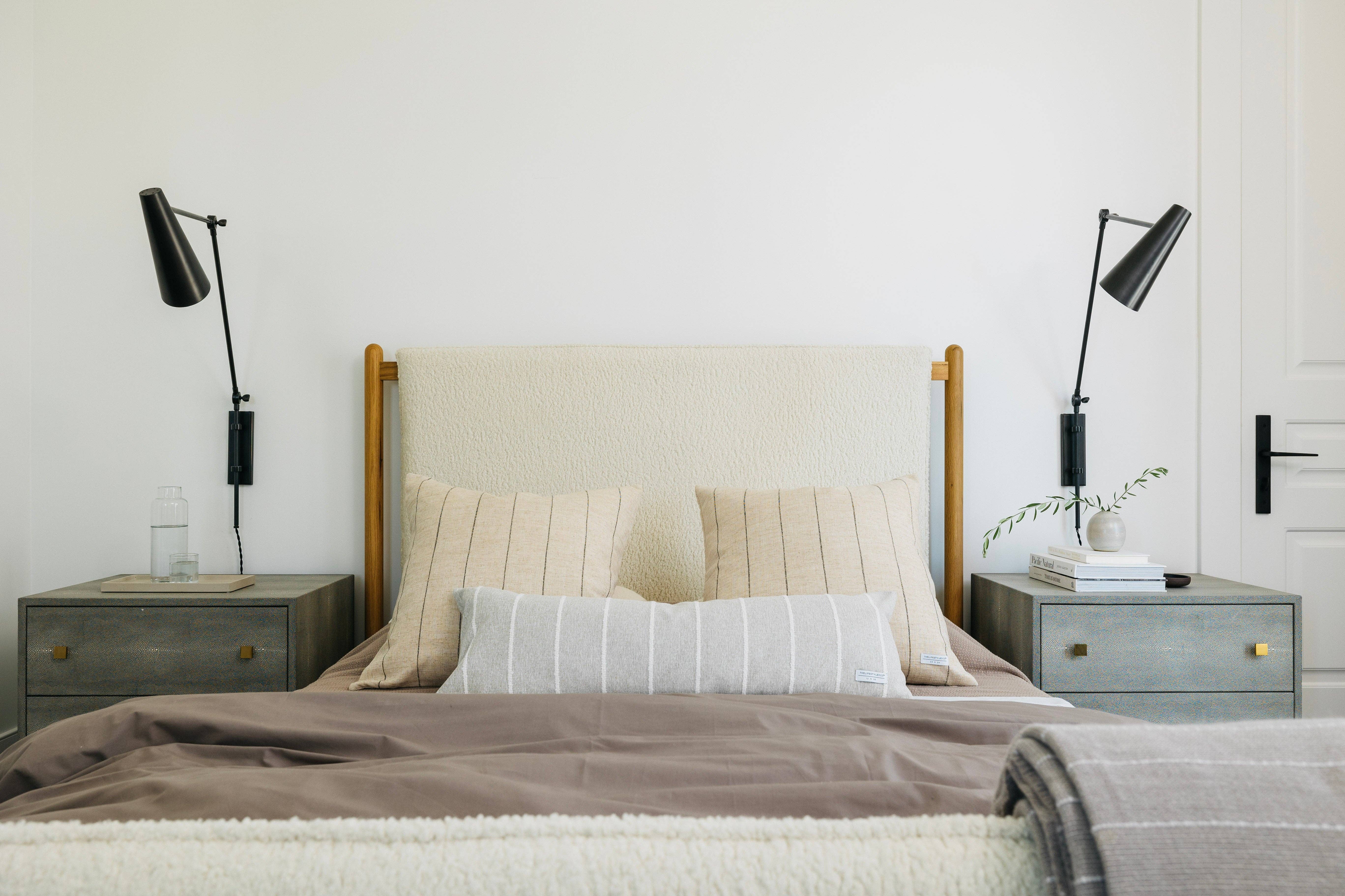 THELIFESTYLEDCO - Wholesale Throw/Decorative Pillow - Jolie Textured Slub Stripe Pillow - 3 Sizes8