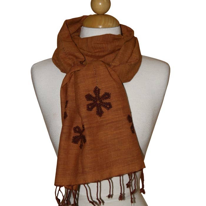 Bufanda de algodón | Apliques a mano | Gloria festiva cúrcuma para venta al por mayor de Sustainable Threads