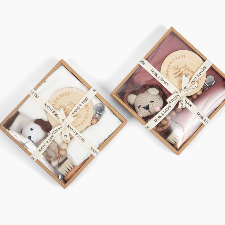 Giften Market - Wholesale New Mom Gift Box/Set - Welcome Baby Gift Box - Charming 6-Piece Set for Newborns