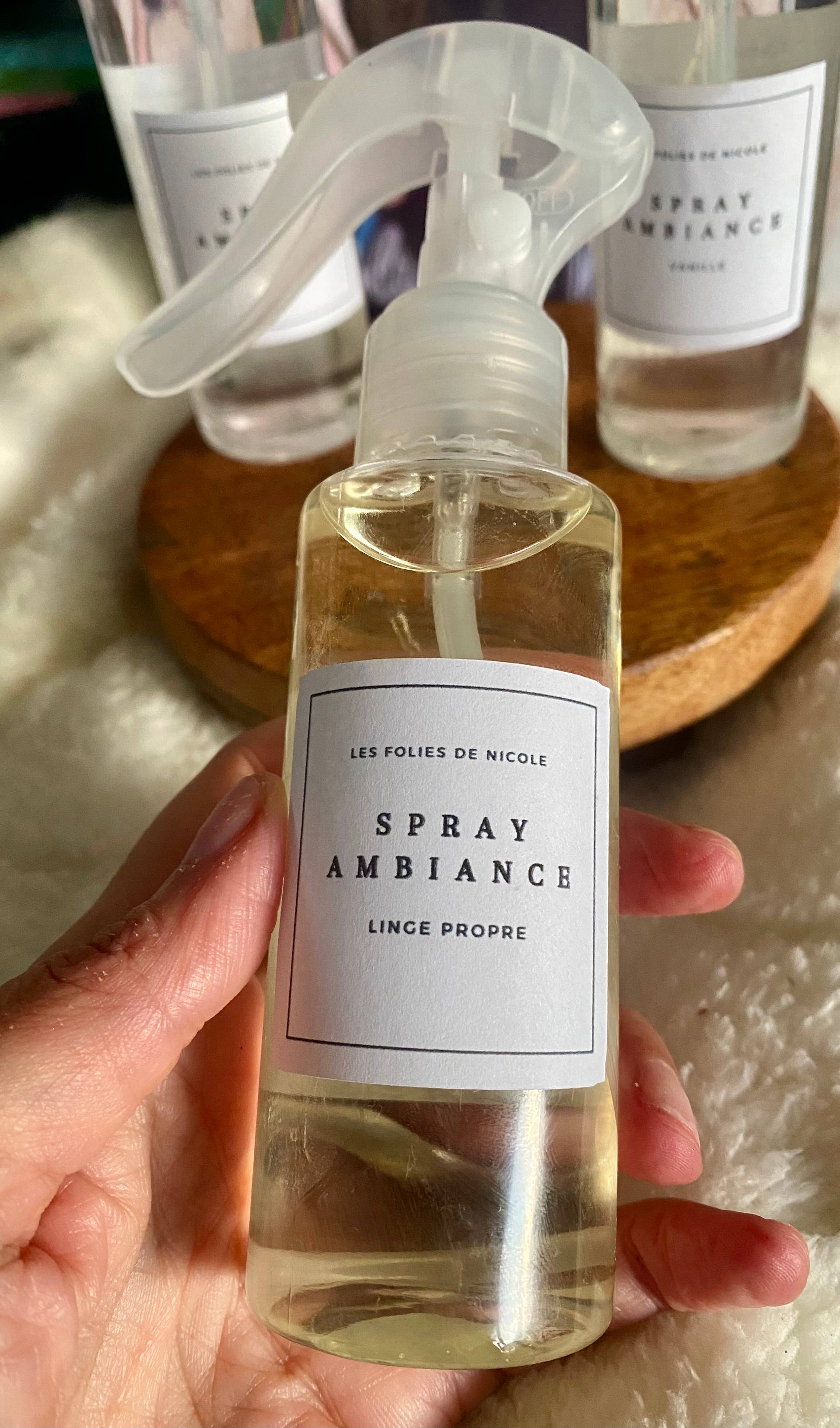 Les folies de Nicole - Vendita all'ingrosso Spray per tessuti e ambienti - Spray per ambienti0