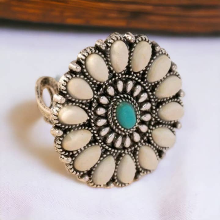 The Bling Barn - Wholesale Cocktail/Statement Ring - Vintage Western Blossom Ring
