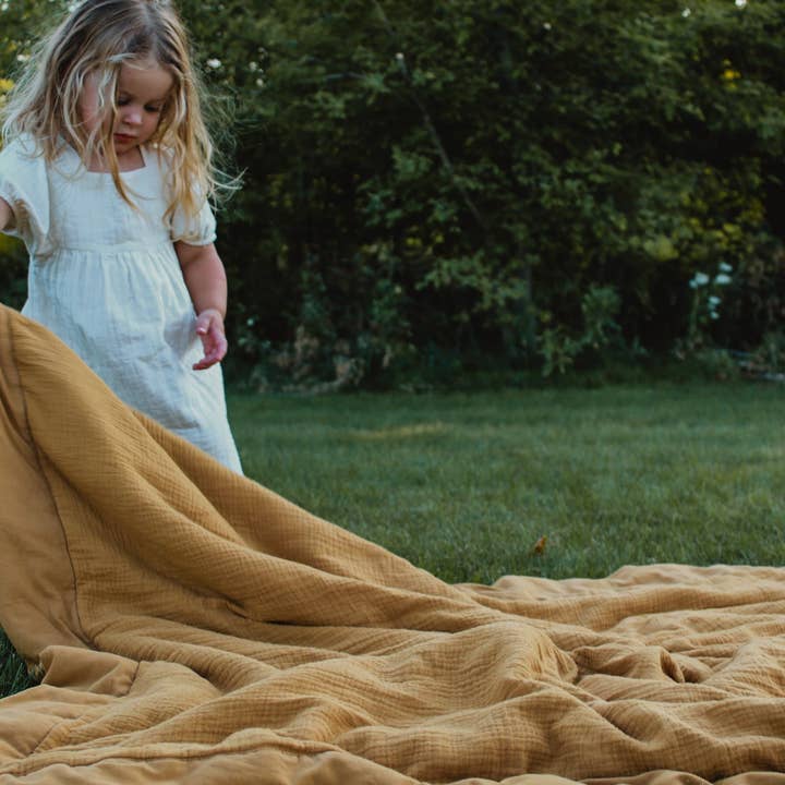 Cozy-hearted - Wholesale Throw Blanket - The Cozy – Ultra-Soft Organic Throw Blanket for Self-Care2