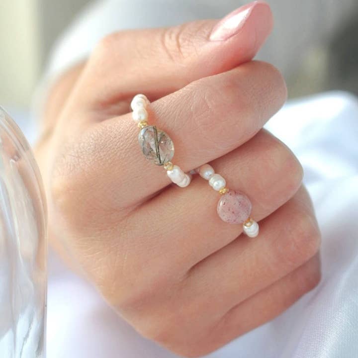 Divine Dulcet - Wholesale Single Stone/Solitaire Ring - Elastic Rings with Natural Crystals & Freshwater Pearls
