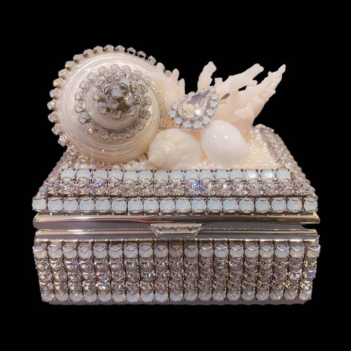 Hvid Opal Shell Ring Box for engroshandel hos Isabella Adams Designs