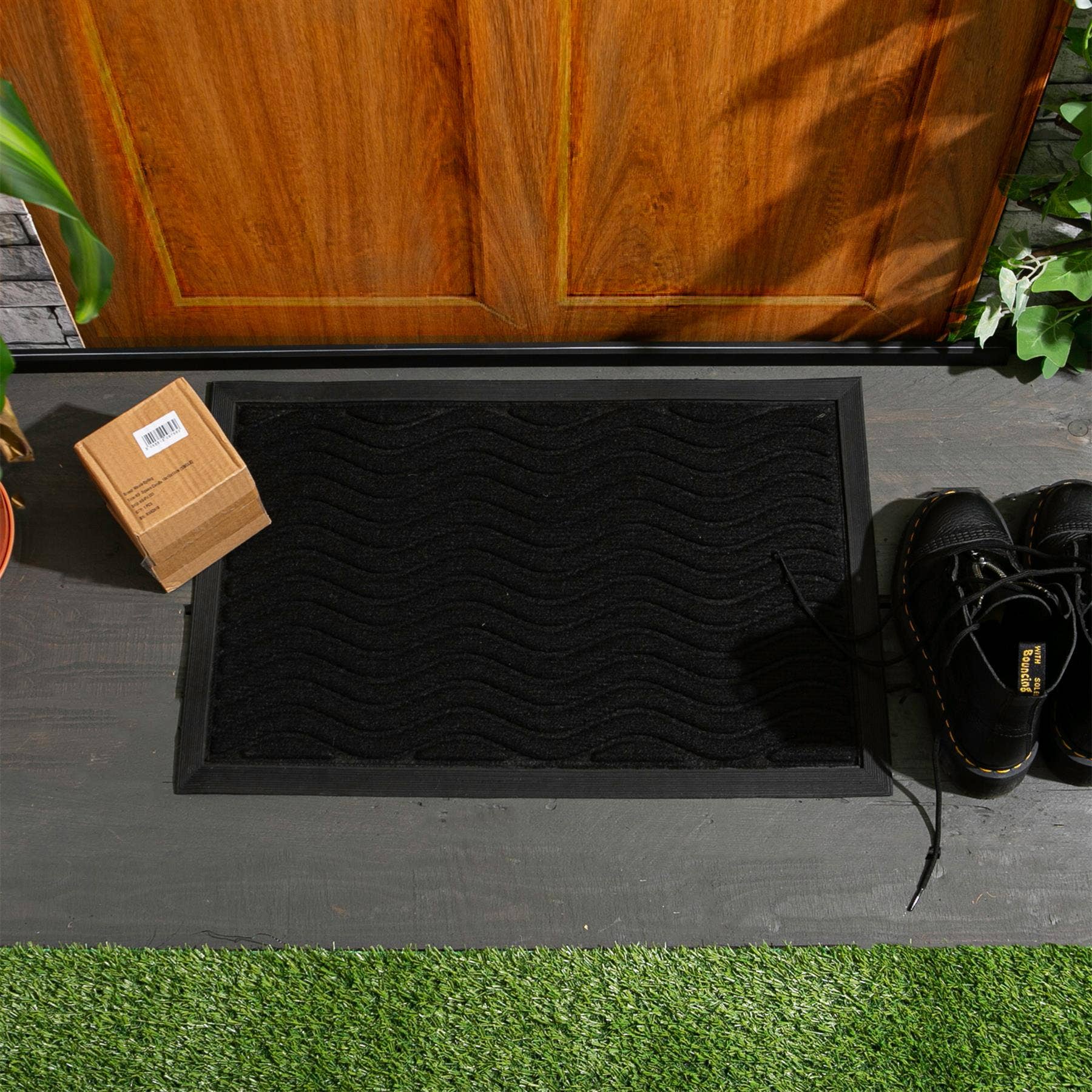 Rinkit Ltd - Wholesale Door Mat - Nicola Spring Heavy Duty Door Mat - 60 x 40cm - Black Waves1