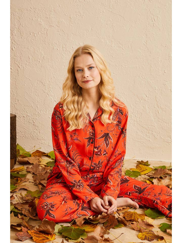 ENNA MODA – wholesale Sleepwear set – Women's – CORAL RED FLORAL DESIGN FRONT BUTTONED LONG PYJAMA SET5