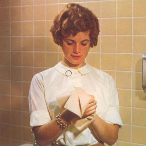 Konsttryck NP-1053 Kvinna med pappershandduk för wholesale av Found Image Press