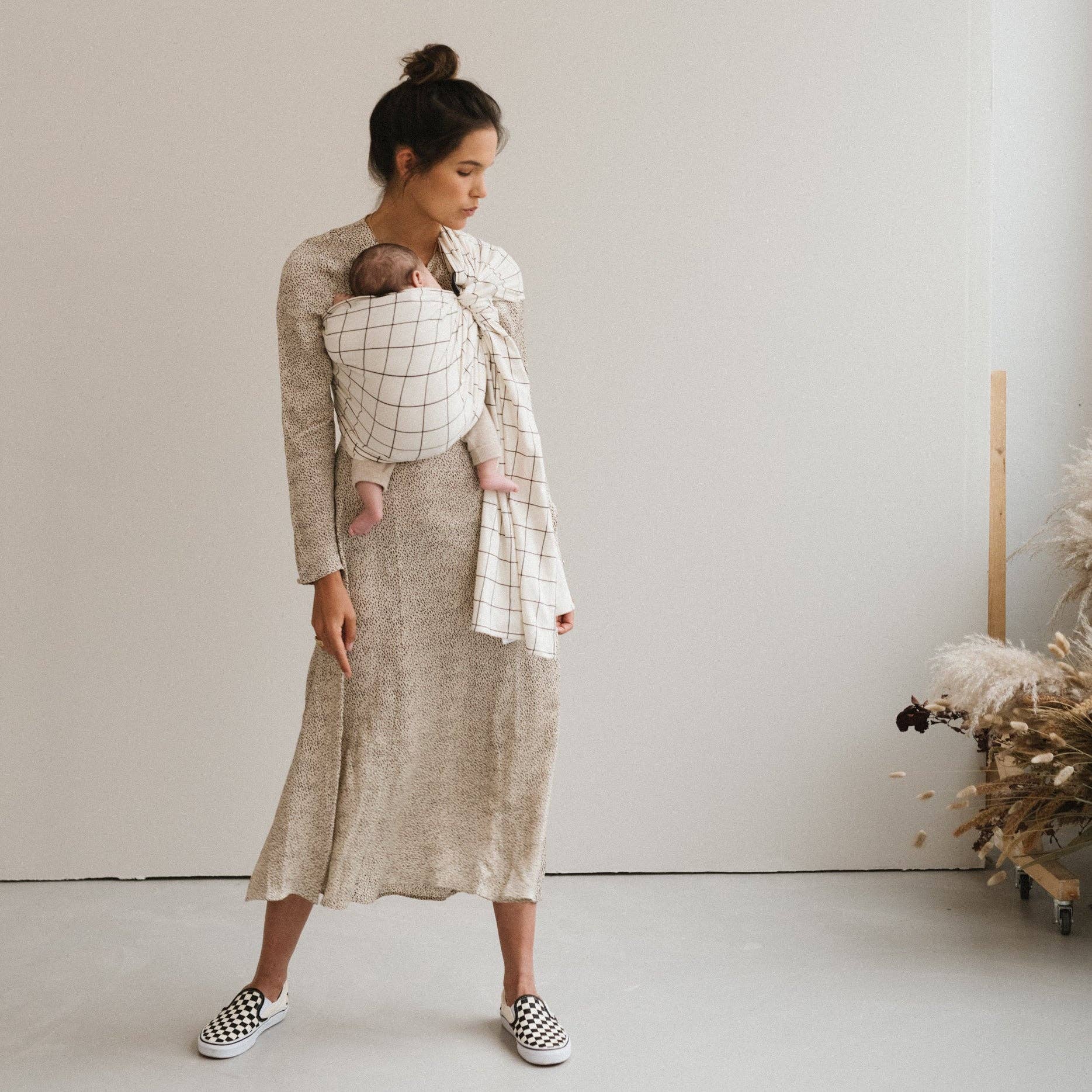 Studio Romeo – wholesale Babylinda – Sling med geometriskt mönster för bärande3