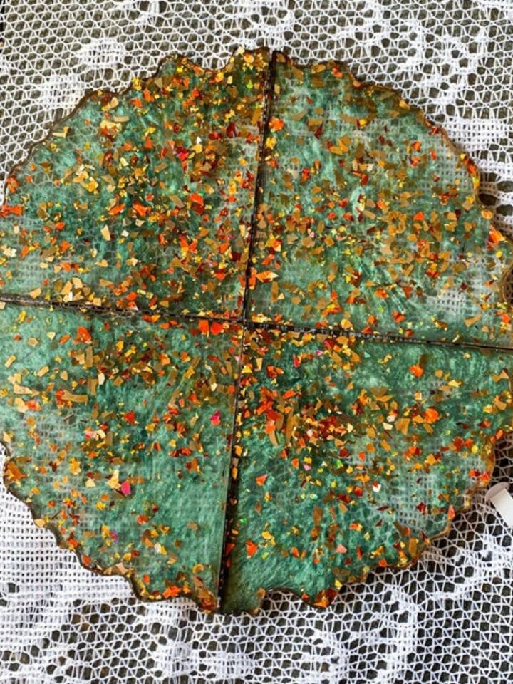 Ensemble de 4 sous-verres sur le thème de Noël pour la vente par Vivian Treasury