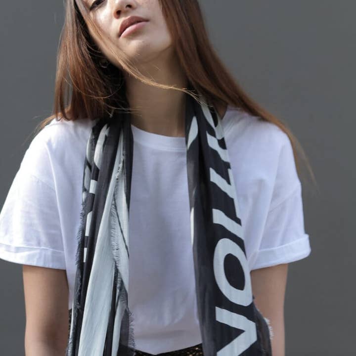 Feather Black Unconditional - Mezcla de algodón y seda para venta al por mayor de D/Luca Los Angeles