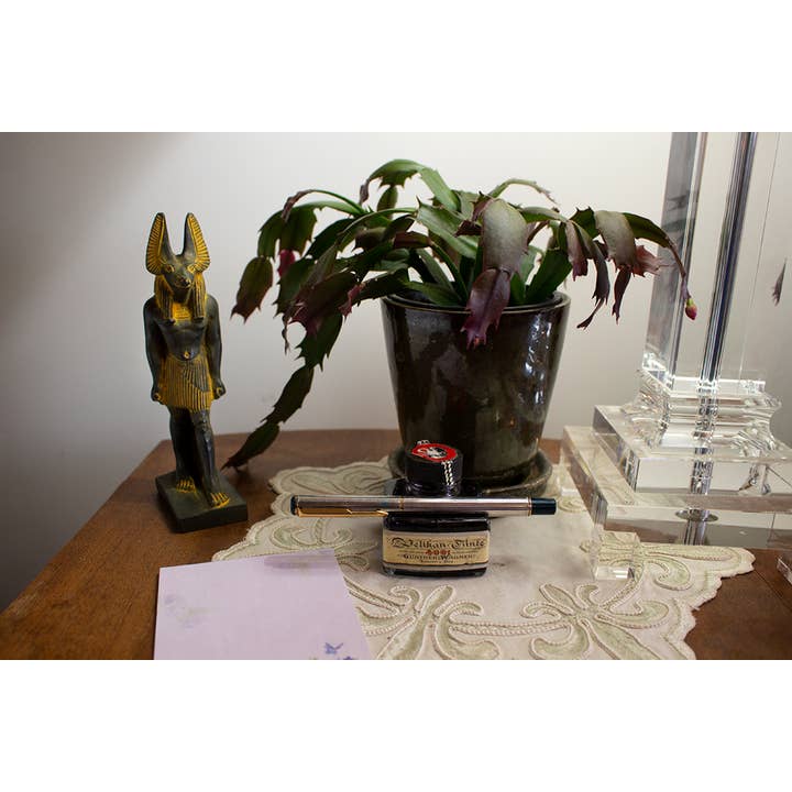 Discoveries, Inc. - Wholesale Decorative Figurine - Anubis Antique Gold Lg - 7"2