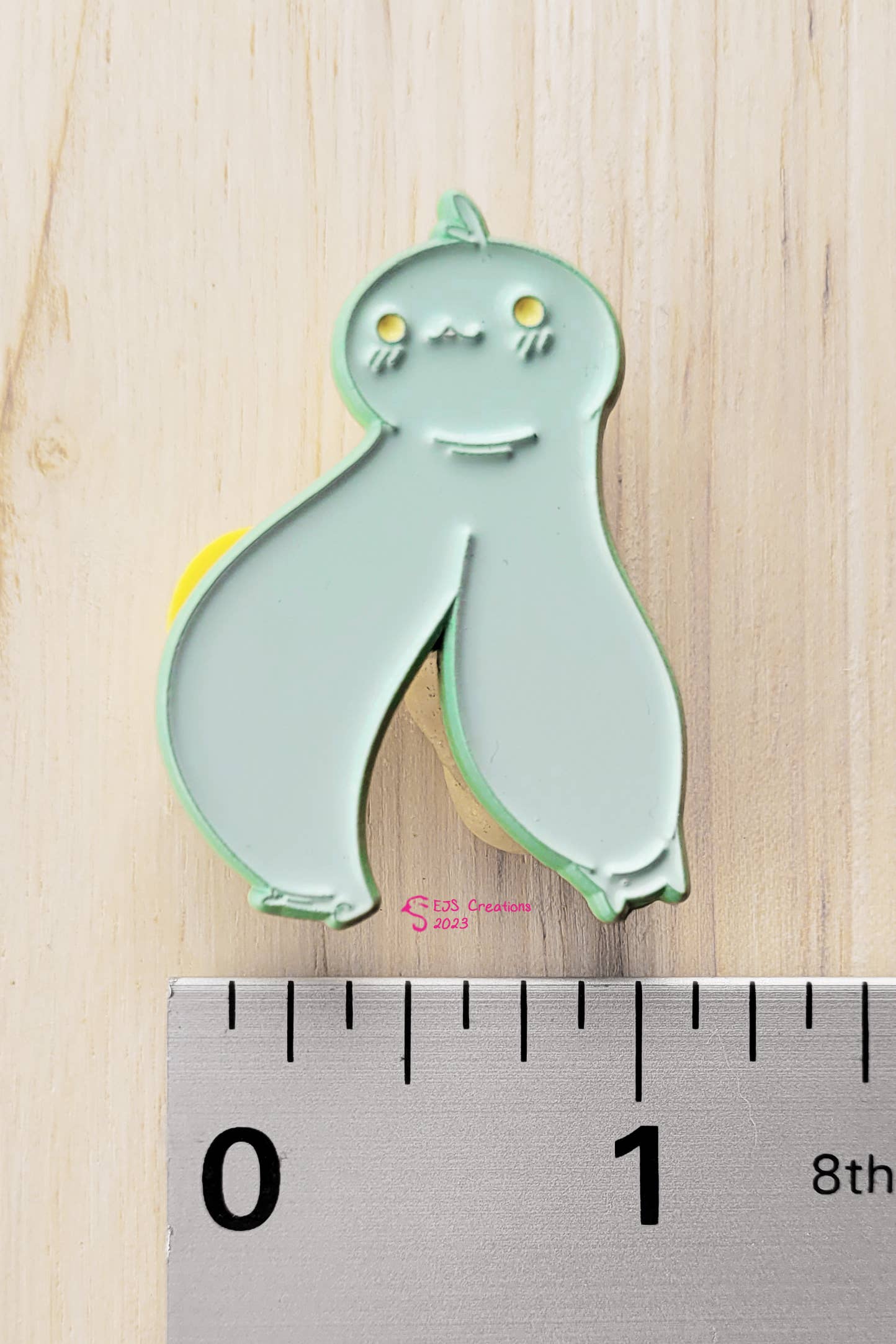 EJS Creations - Venta al por mayor Botón/prendedor - Alfiler de esmalte suave Fresno Nightcrawler2