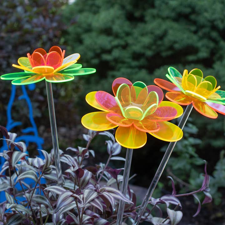The Colored Petal – wholesale Suncatcher – Neon rainbow flower stake | Cosmos Lotus handmade gifts3