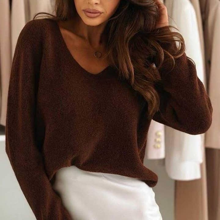 Camisola de gola em V - 70005 e outras tendências em Compre castanha do B2B. Devoluções gratuitas e condições de pagamento a 60 dias na Faire na Faire.