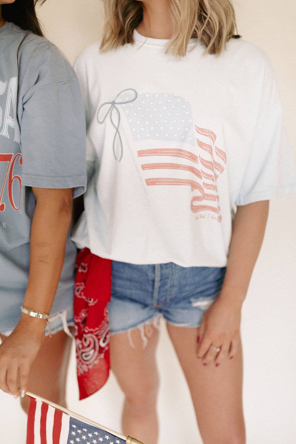 Whitney | Chaudoin Creations - Vente T-shirt sérigraphié – femme - Terre que j'aime/T-shirt graphique de la collection 4 juillet2