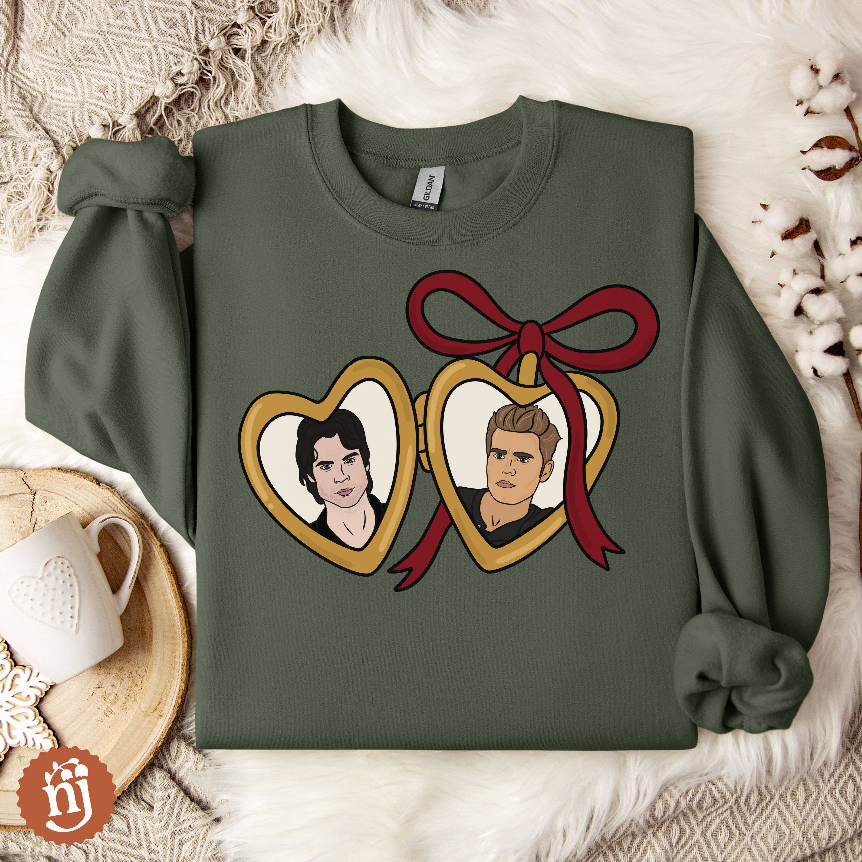 Nearly June Design Co - Vendita all'ingrosso Felpa - Unisex - Felpa con ciondolo dei fratelli Salvatore di The Vampire Diaries5