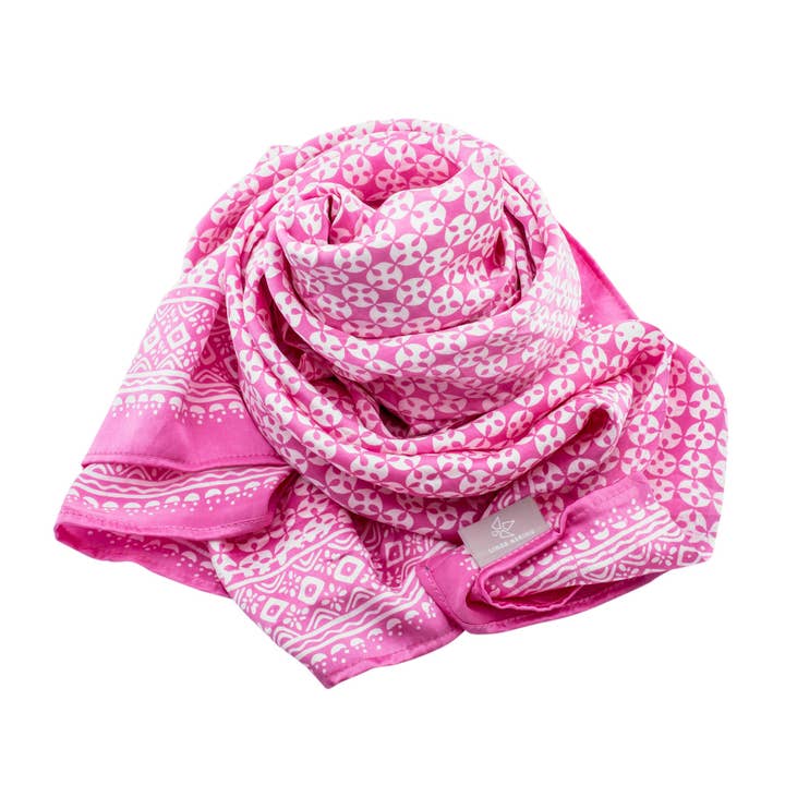 sciarpa in seta Rosa suarga per la vendita all'ingrosso da parte di LINDA HERING