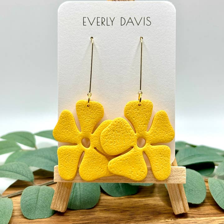 Pendientes de flores amarillas para venta al por mayor de Everly Davis Co
