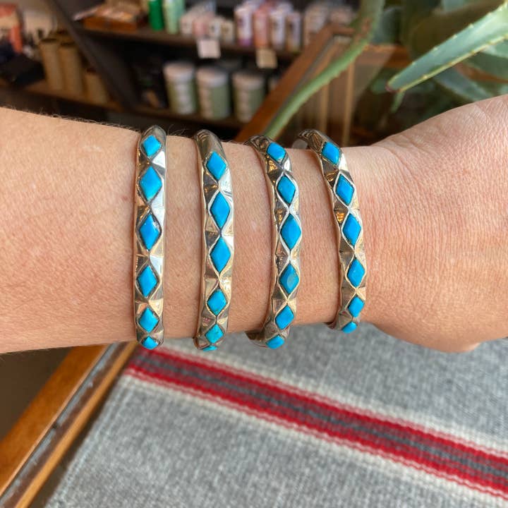 Rainbow Trading Post - Wholesale Cuff Bracelet - VINTAGE NATIVE AMERICAN TURQUOISE STERLING SILVER CUFF1