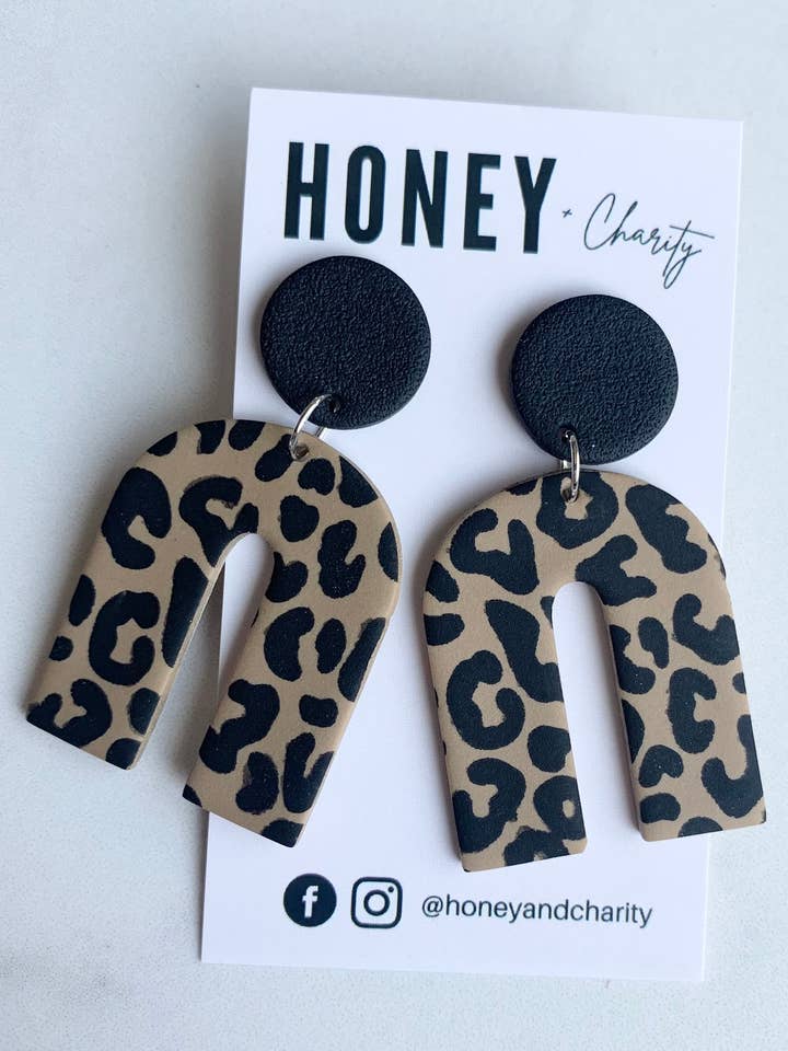Leopard Regenbogen baumeln für den Großhandel von Honey & Charity Earrings