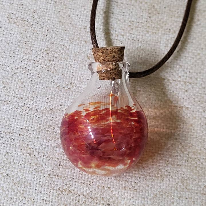 AB Glass Designs – Engroshandel Halskæde med vedhæng – Mini flaskehals-halskæde med prop1