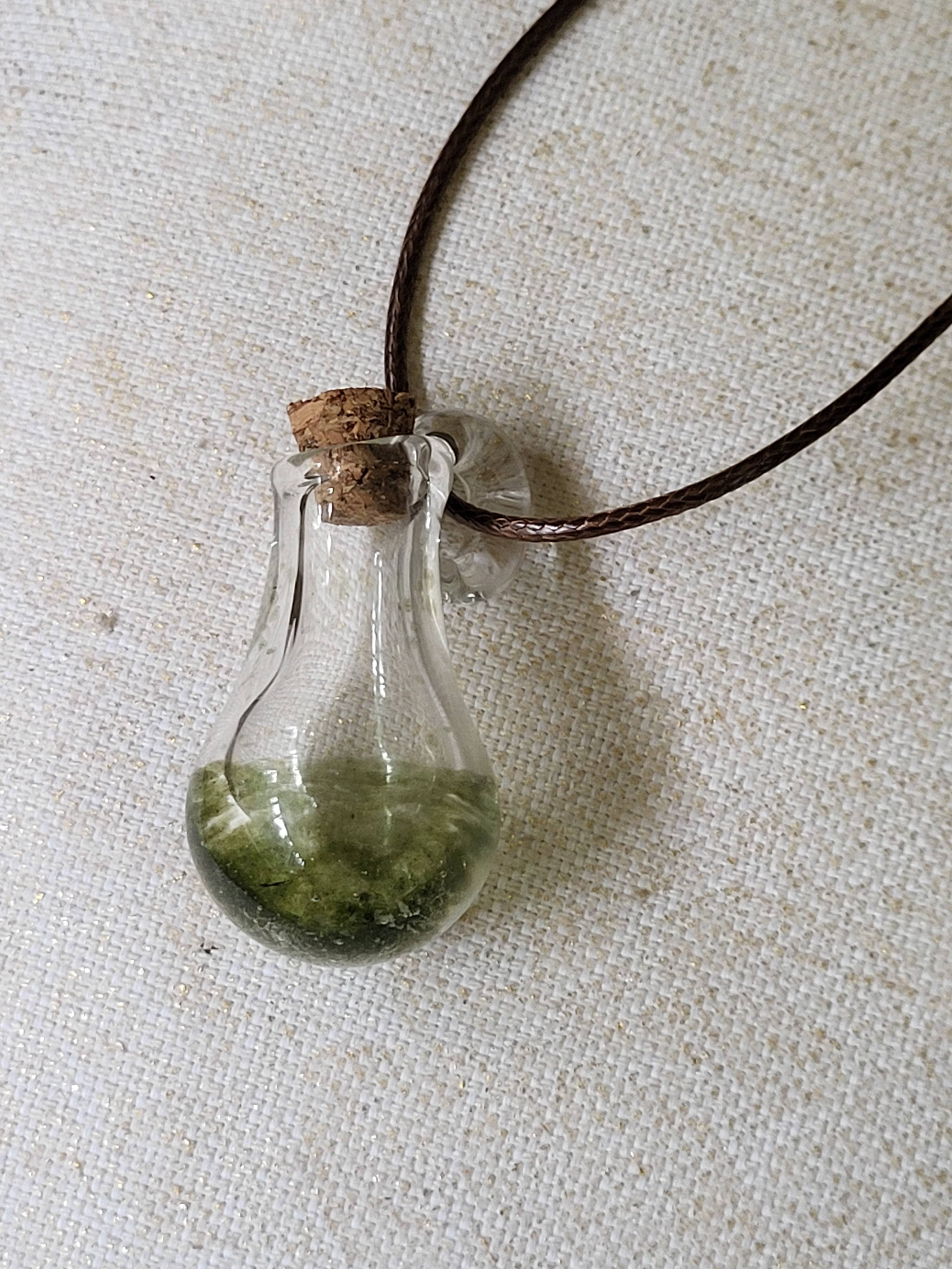 AB Glass Designs – Engroshandel Halskæde med vedhæng – Mini flaskehals-halskæde med prop6