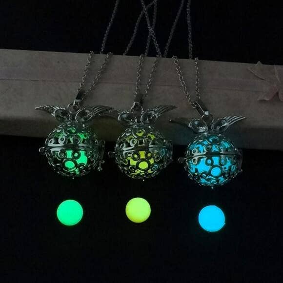Collana Glow Wing Chime per la vendita all'ingrosso da parte di IT GLOWS