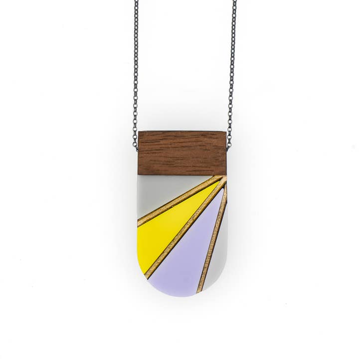 Bird of Virtue - Wholesale Pendant/Charm Necklace - Solvej Necklace · Oval Radiating Color-block Necklace