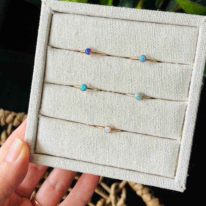 MARIA KLEINE OPAAL RING voor wholesale door Siren Jewelry