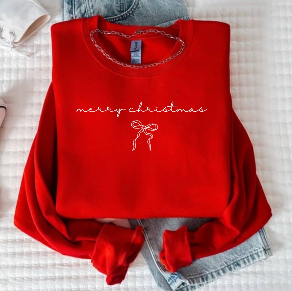 Posh Magnolia Boutique – Großhandel Sweatshirt mit Grafikdruck – Damen – Coquette Dainty Frohe Weihnachten Sweatshirt, Minimalistisch0