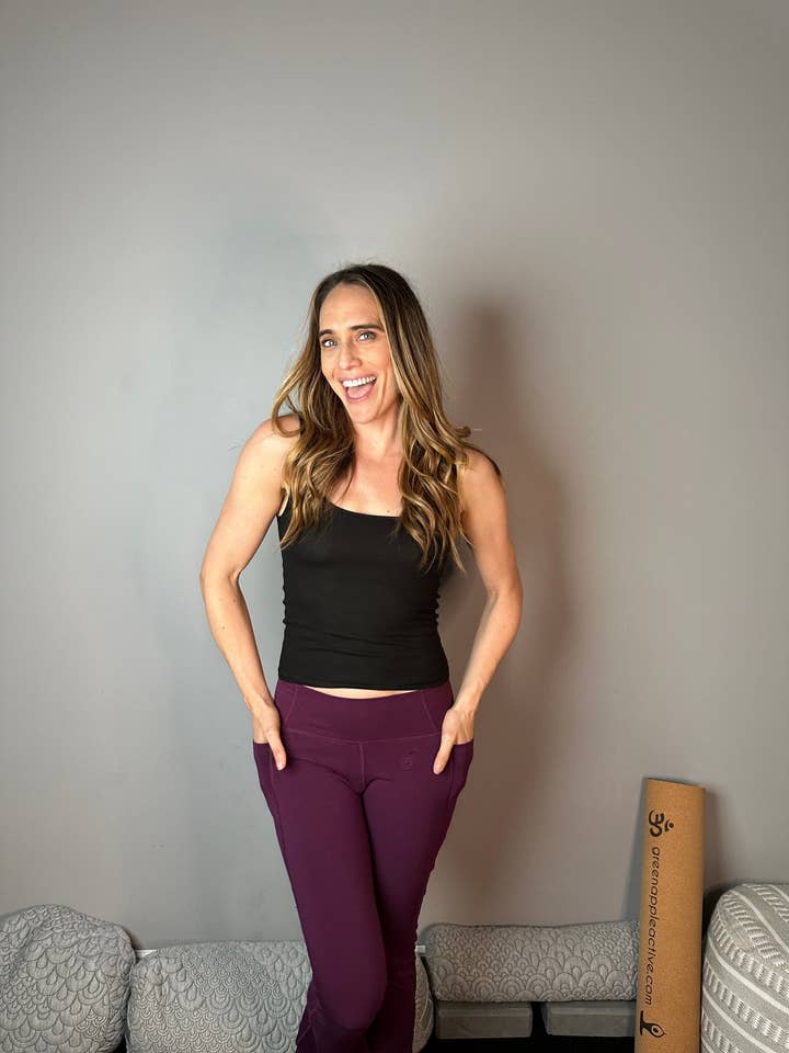 Camiseta sin mangas Daisy Rib, negra para venta al por mayor de Green Apple Active