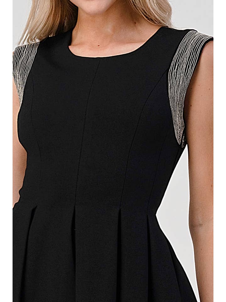 SCHWARZ Miro-Kette Detailliertes Plissee Kleid für den Großhandel auf Faire5