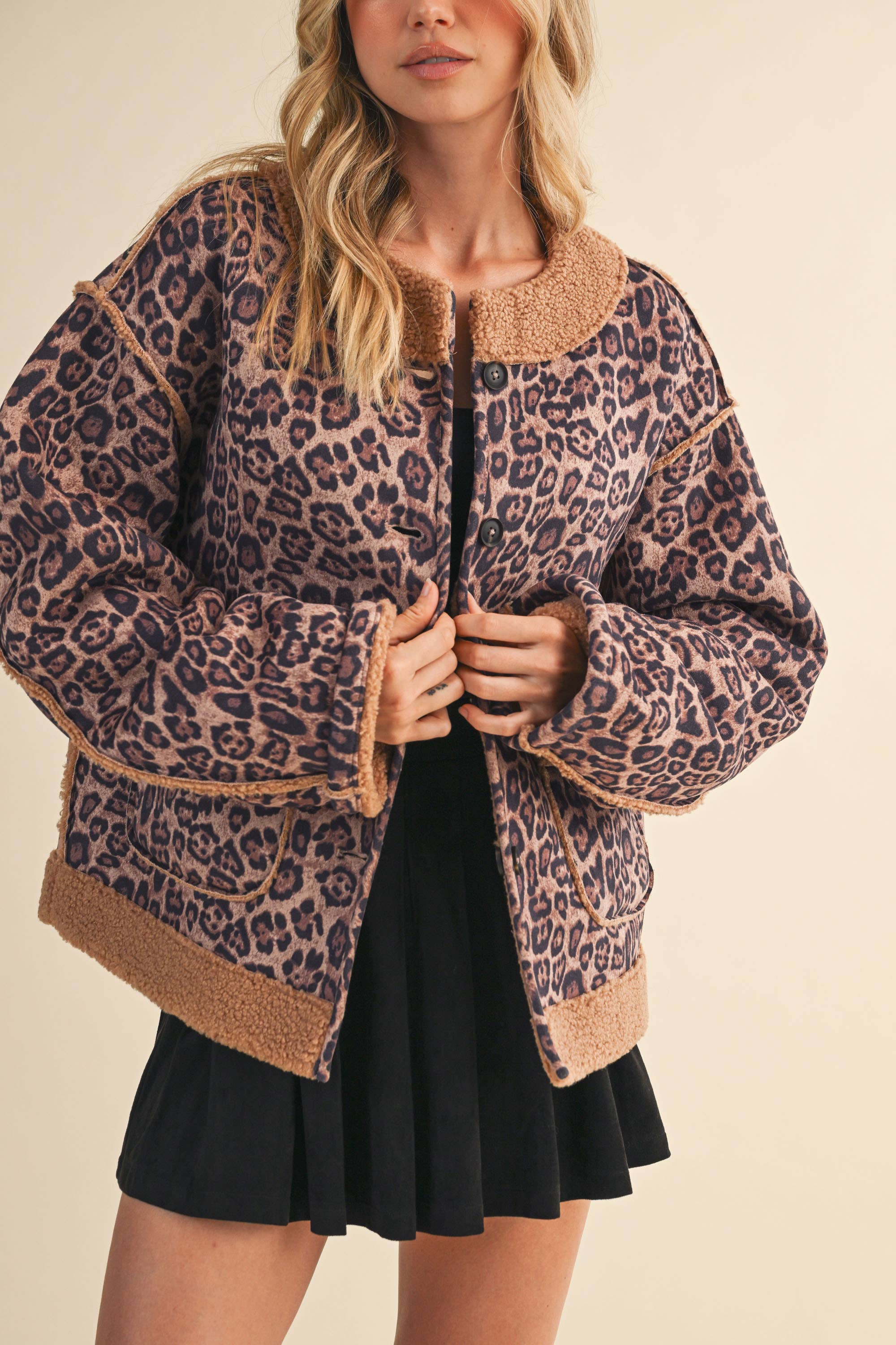 IJ1639 LEOPARD REVERSIBLE TEDDY LEOPARD QUILTED JACKET for wholesale on Faire3