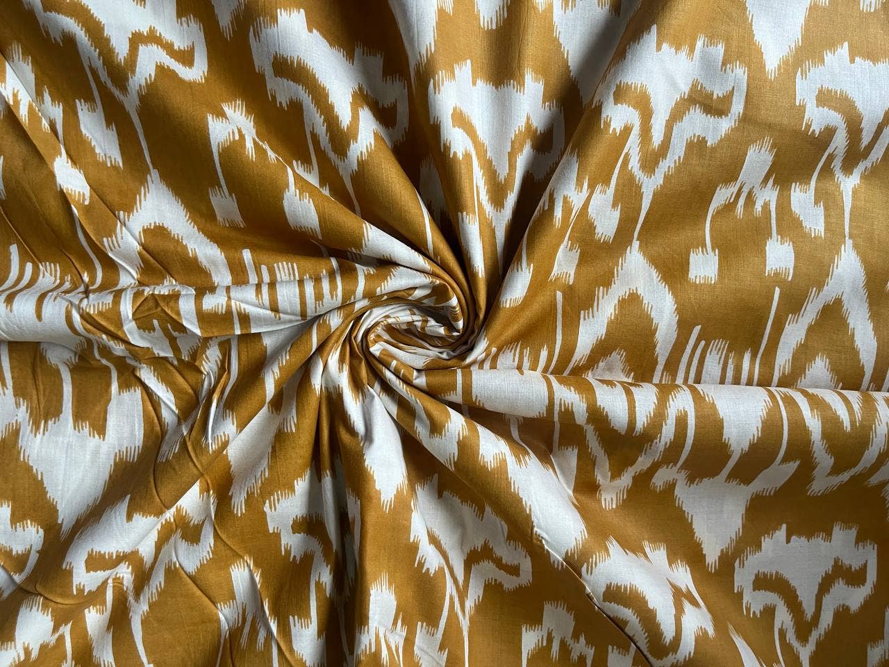 Bhawana Handicrafts – wholesale Tygfärg – Handtryckt tyg i mjuk bomull med blommönster per yard0