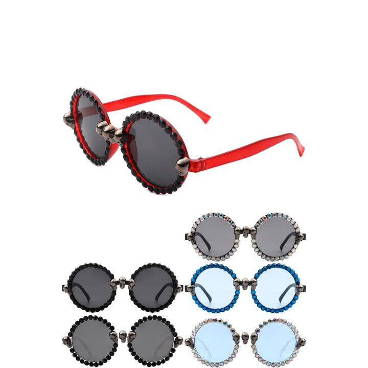 LUNETTES DE SOLEIL ASSORTIES AVEC MOTIF DE TÊTE DE MORT EN STRASS pour la vente par Girly
