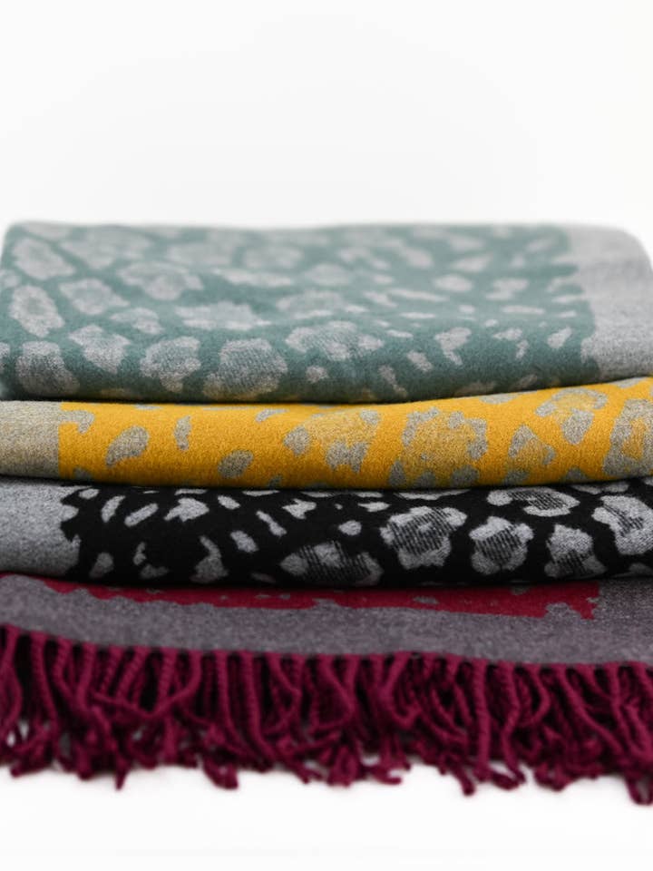 Animal Scarf | C02 for wholesale by Weavermill