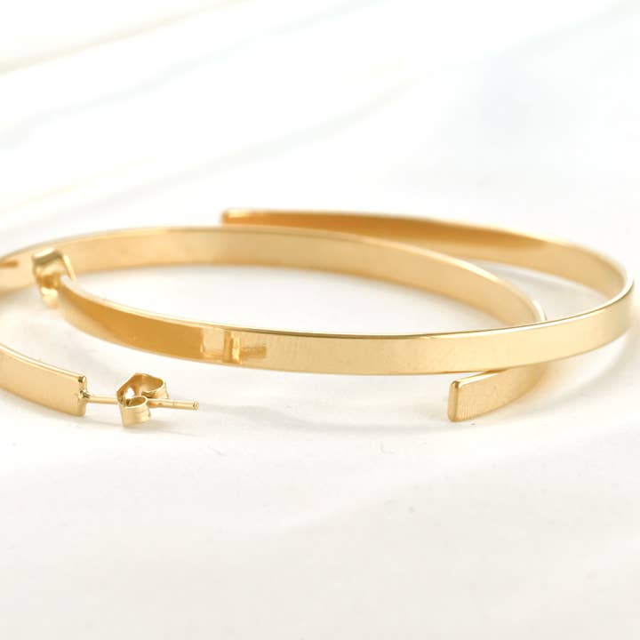 Blueyejewelry – wholesale Hoop-örhängen – Lätta överdimensionerade Hoops - 55 mm stora Flat Hoop-örhängen6