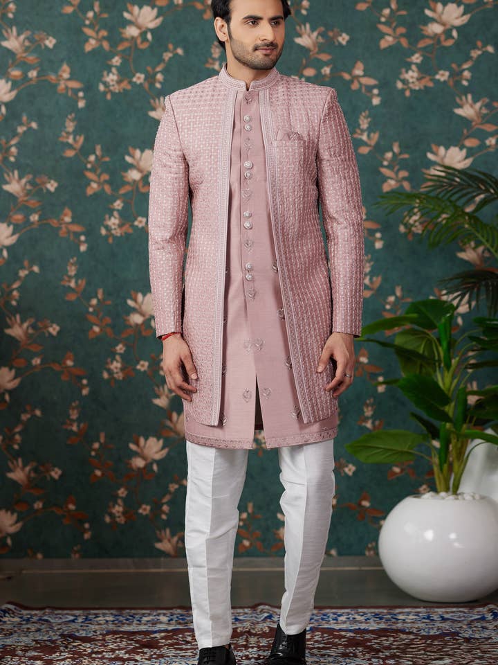 Rosa konstsilke traditionell sherwani lång kurta & byxor för män för bröllop - broderiarbete, pärlarbete för wholesale av HATKE BRIDE