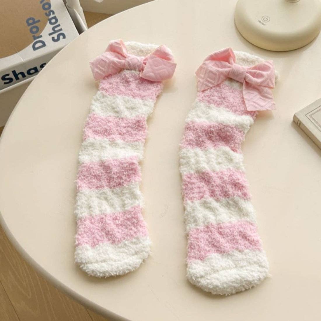 Funkyrel® Atzbranding Limited - Vendita all'ingrosso Calzini - Donna - Rufia - Calzini in Spugna a Righe Colorate con Fiocco4