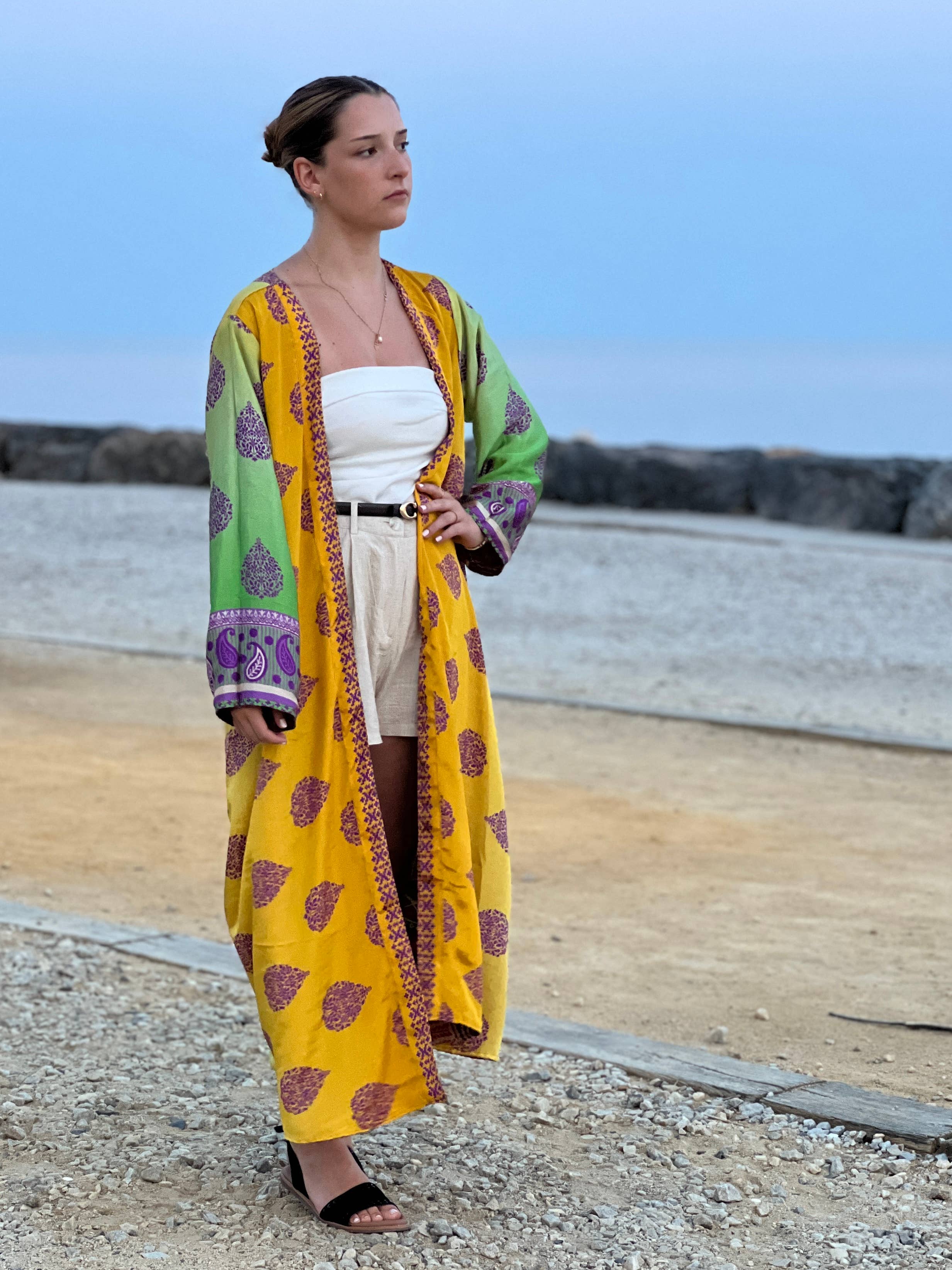 Kinomy – wholesale Kimono – Women's – Reversible long kimonos Pack 10, recycled silk kimono.2