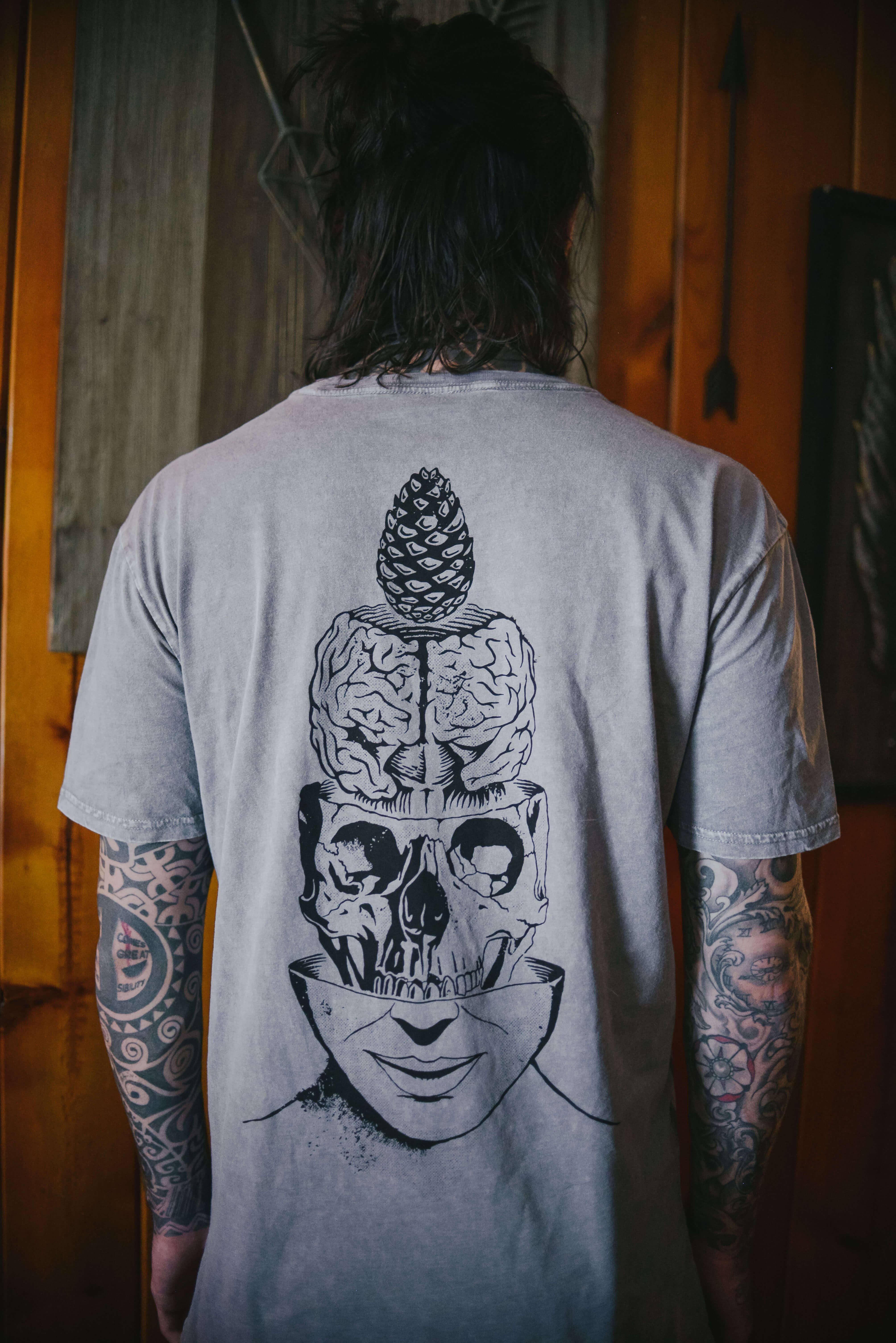 Art of Zig - Wholesale Screen printed t-shirt – unisex - PINEAL SKULL Ash Stone Wash T-Shirt1