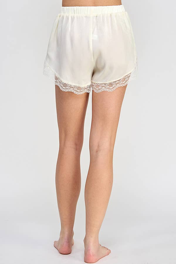 Heart & Hips – Engroshandel Shorts – Kvinder – WP48928 - VÆVEDE SHORTS MED BLONDEDETALJE OG OVERLAPNING20