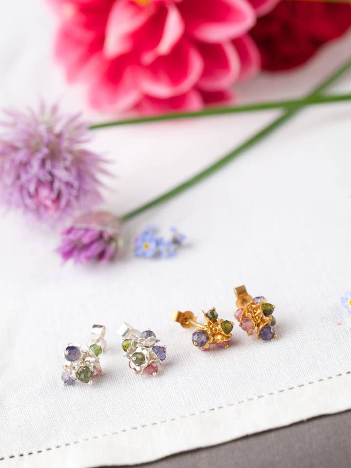 Forget Me Not Cluster Oorknopjes voor wholesale door Amanda Coleman Jewelry