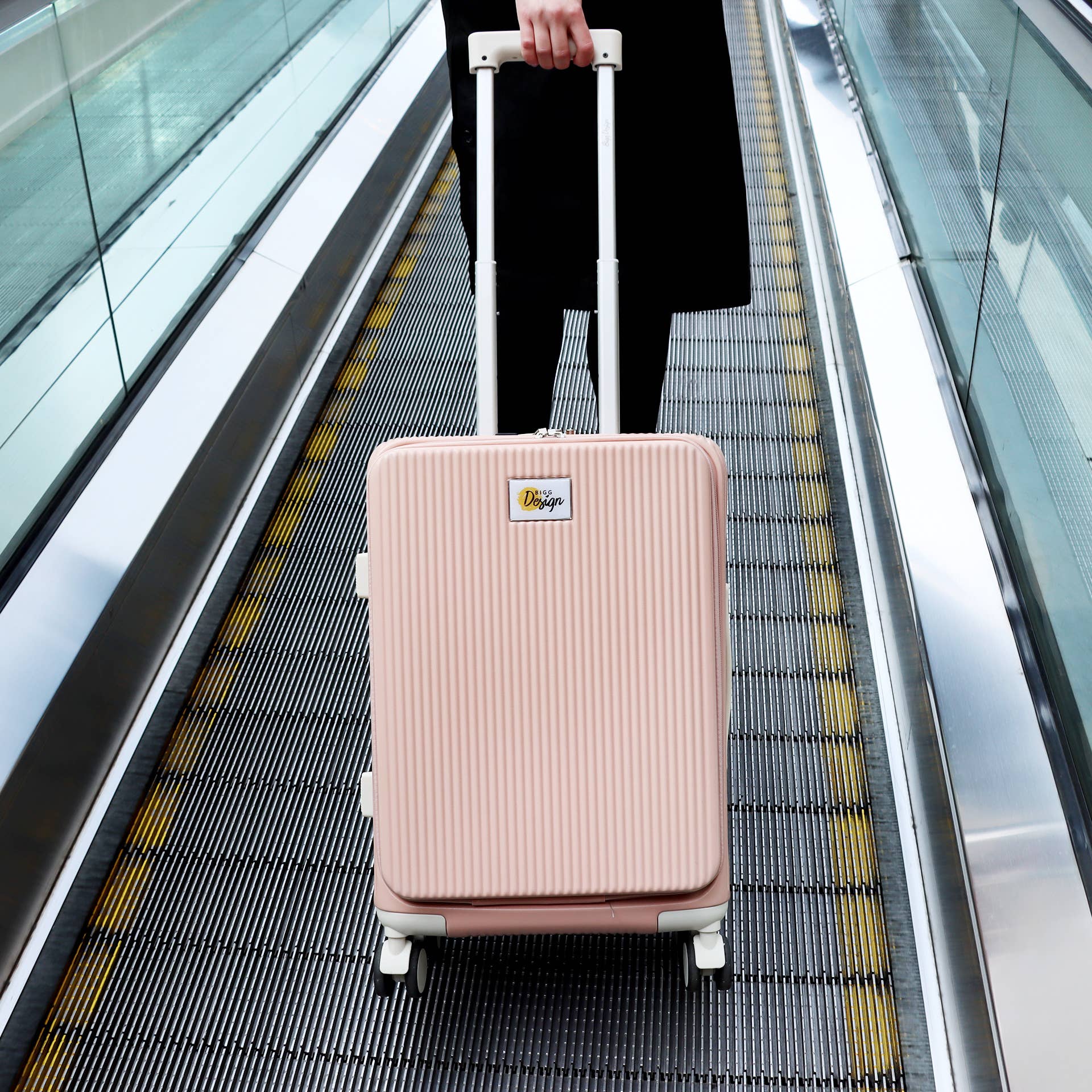 Biggbrands - Wholesale Luggage - Biggdesign Moods Up Luggage With Cup Holder And USB Port7