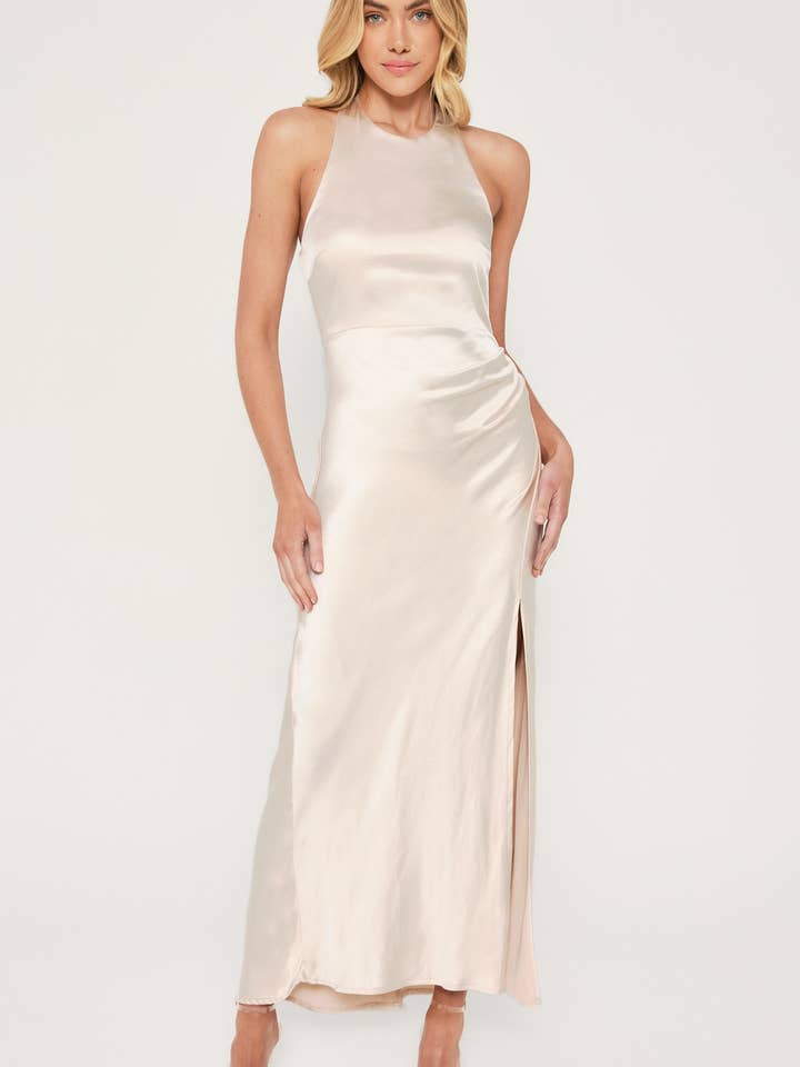 Abito midi in raso con scollo all'americana per la vendita all'ingrosso da parte di Style State Wholesale