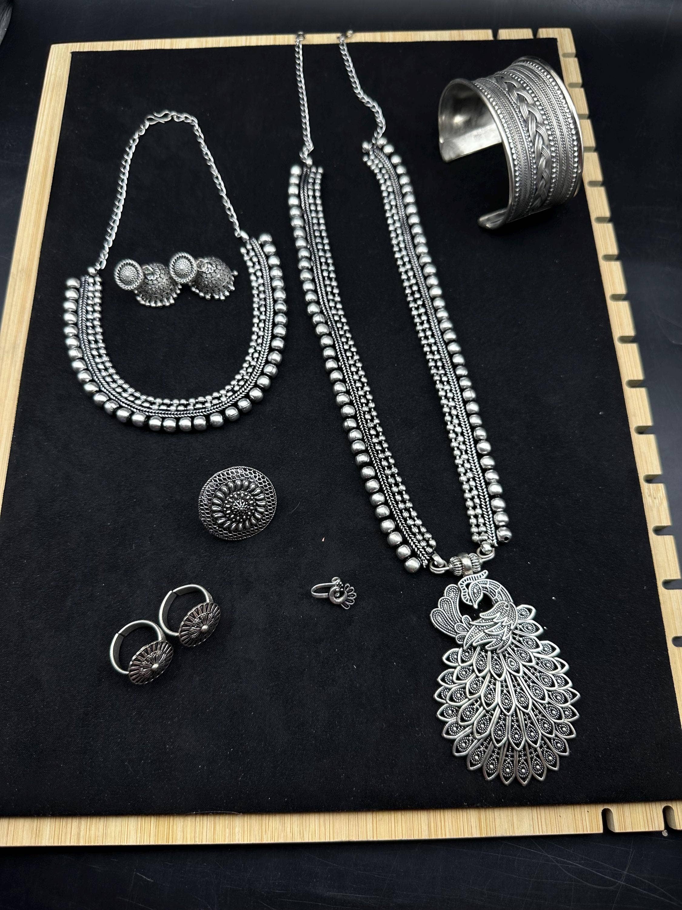 Vastrabhushan – Großhandel Schmucksets – Handgefertigtes oxidiertes silbernes bohemisches Stammes-Schmuckset2