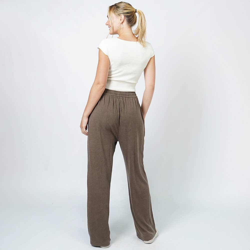 Sensibling Corp. - Wholesale Lounge Sweatpants/Joggers - Women's - Women's Straight Leg Sweatpants with Pockets3