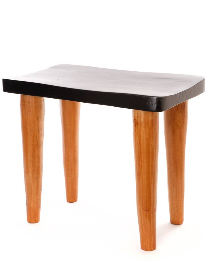 Table ou tabouret Anantu en bois de cèdre noir et naturel pour la vente par Swahili | AFRICAN MODERN